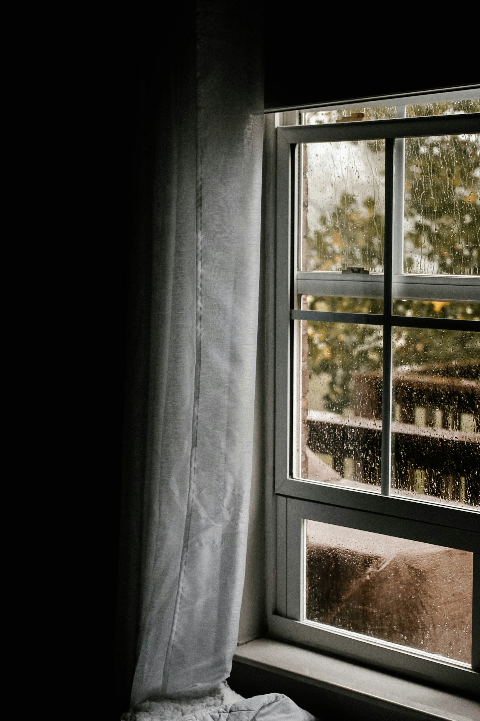 Kosteutta ikkunalasissa